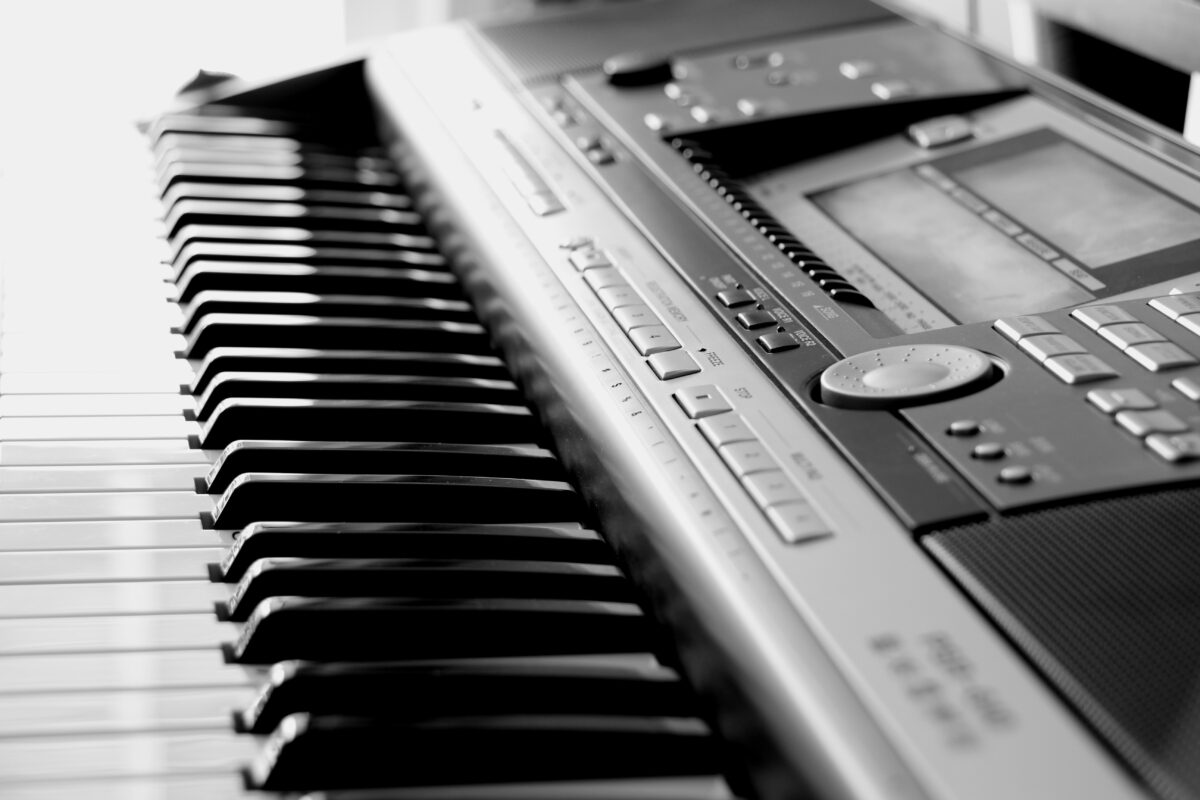 Instrumentos de teclas - Música com piano elétrico